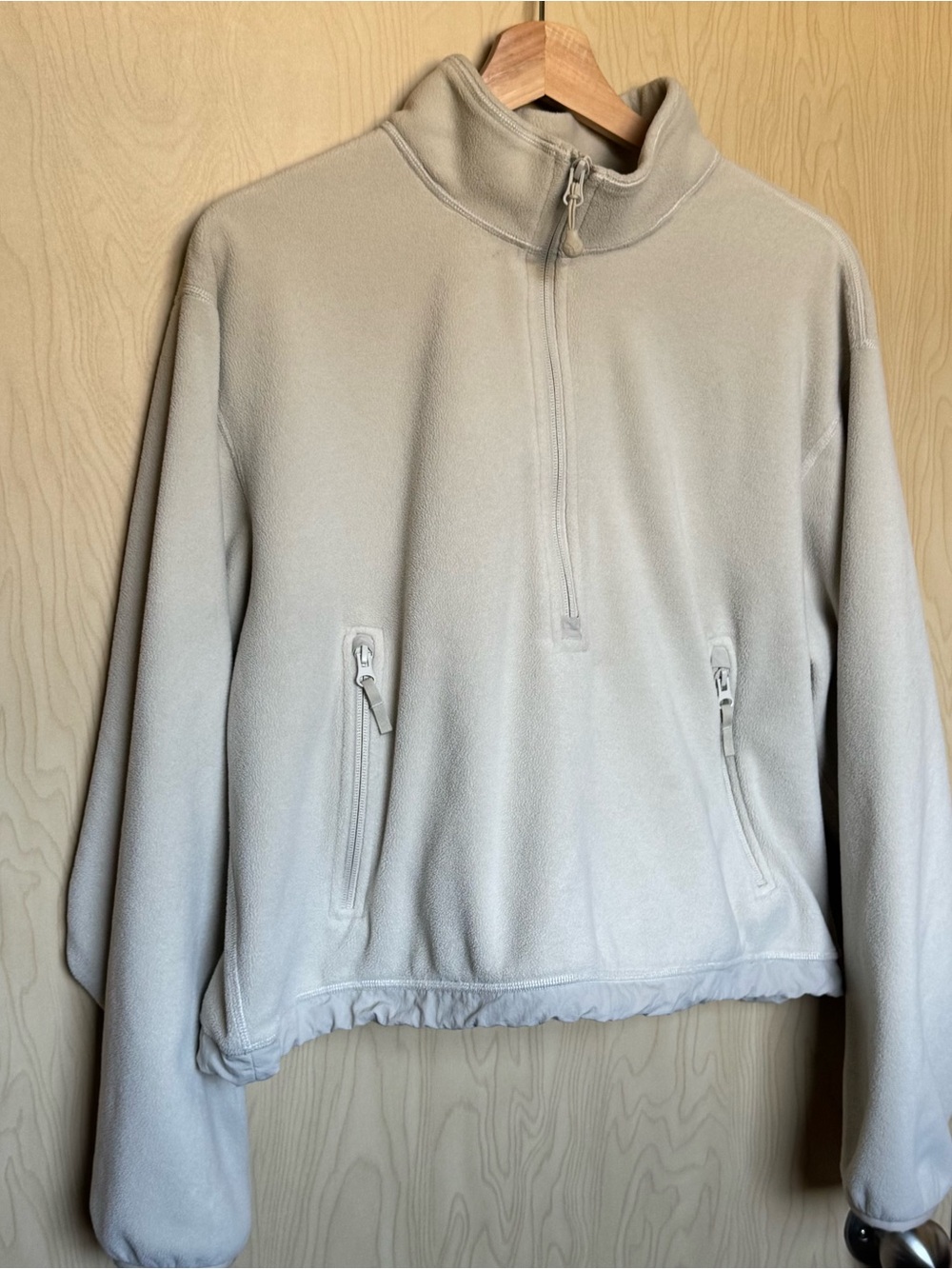 Aritzia TNA fleece pullover